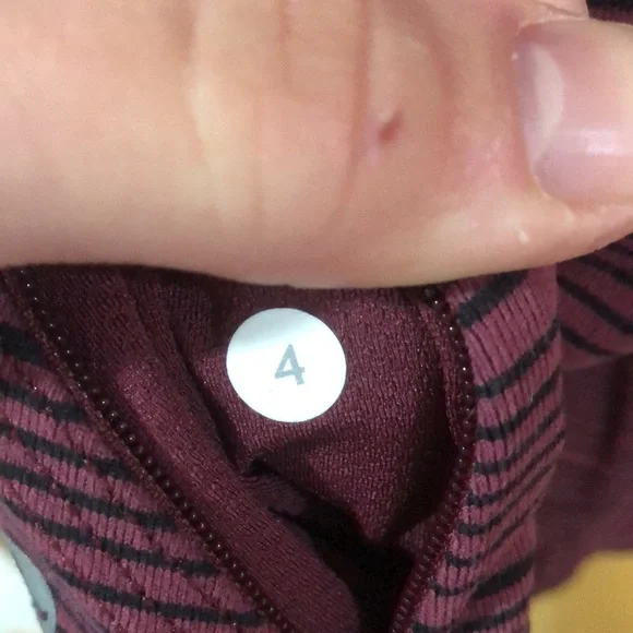 Lululemon Purple and Black Long Sleeve sz 4 - Picture 4 of 5